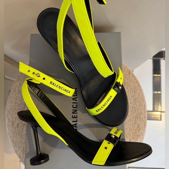 Balenciaga Afterhour One-Strap Sandals Women's - Picture 4 of 4